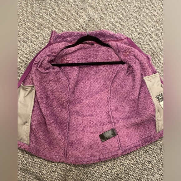 The North Face Kids Jackets - Picture 9 of 9